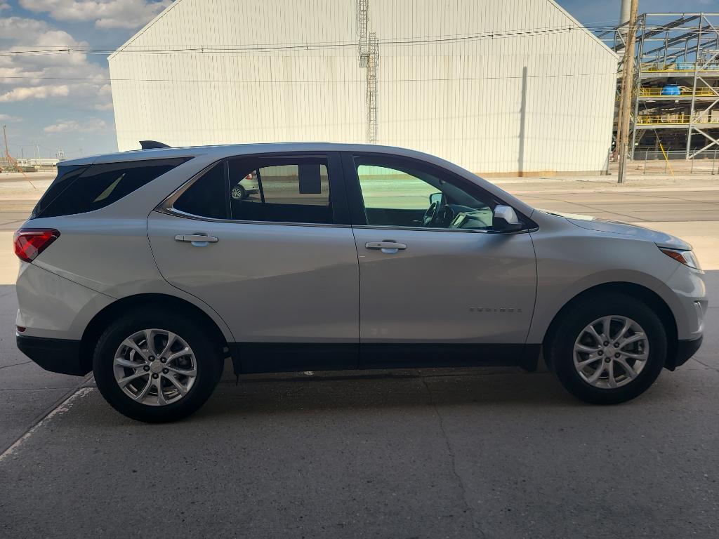 2021 Chevrolet Equinox LT photo 4