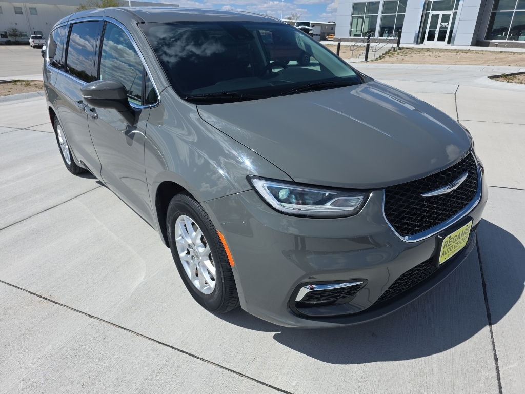 Used 2023 Chrysler Pacifica Touring L Van Passenger Van