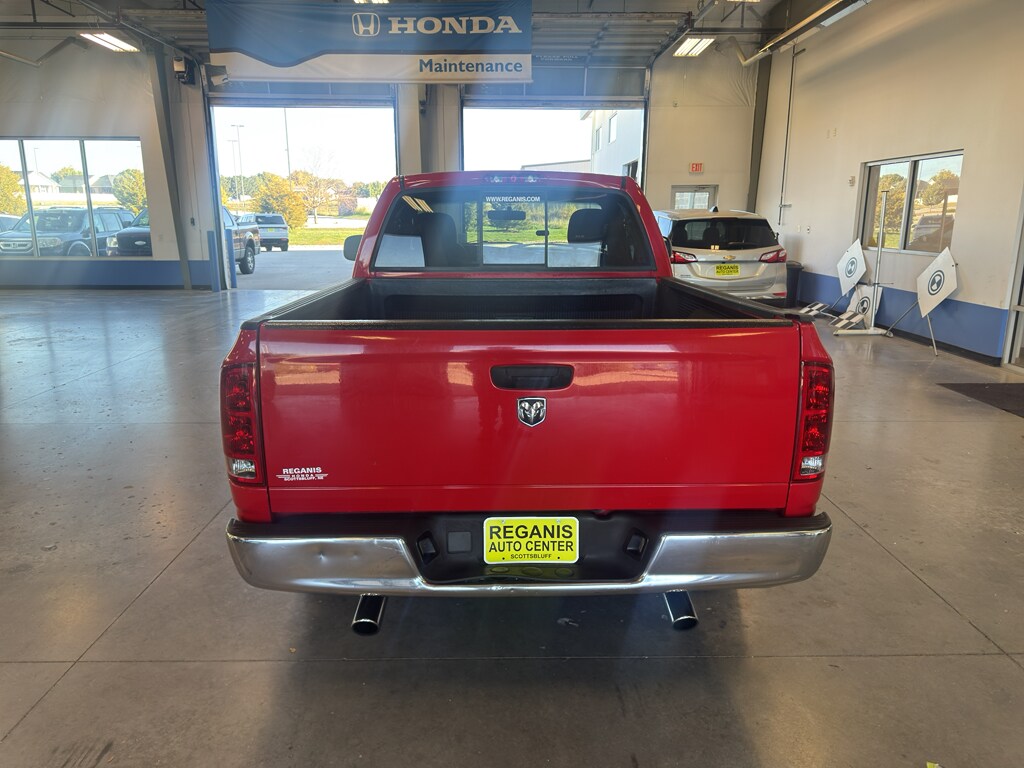 2005 Dodge Ram SLT photo 4