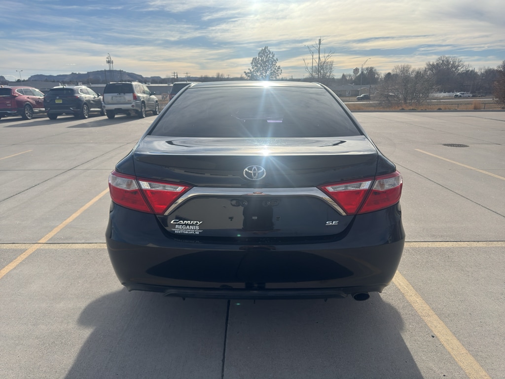 Used 2017 Toyota Camry SE Sedan