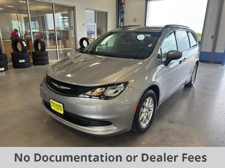 2021 Chrysler Voyager LXI Van Passenger Van