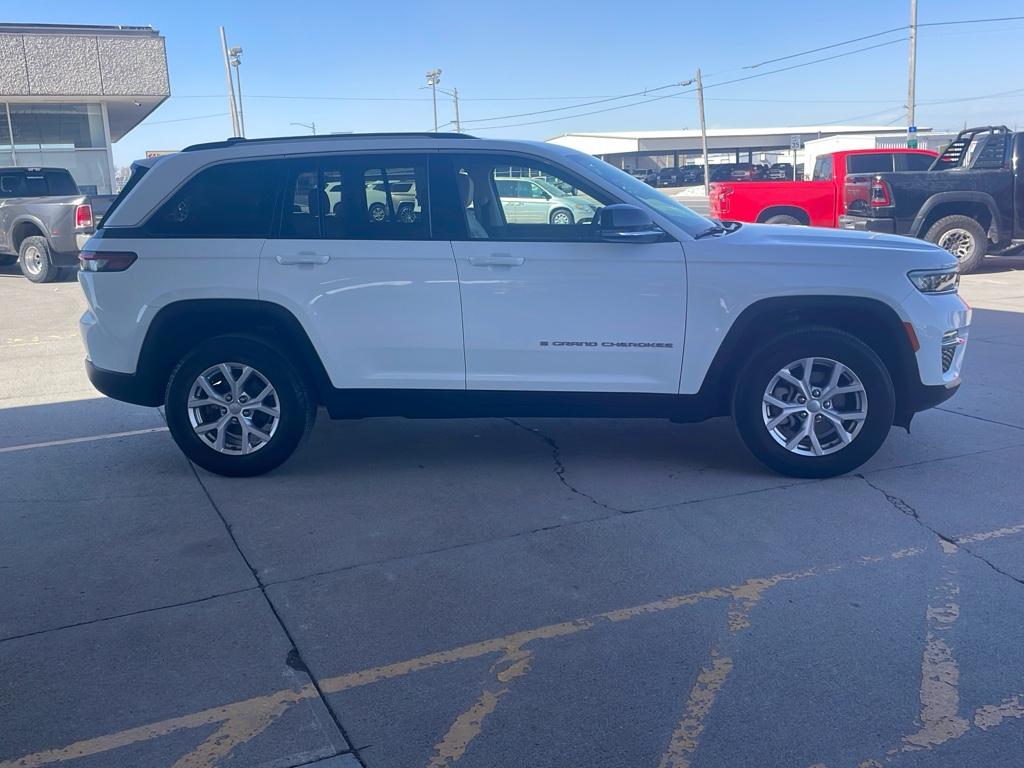 2022 Jeep Grand Cherokee Limited photo 4