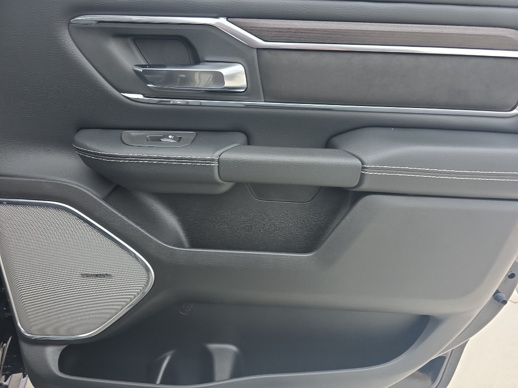 2026 RAM 1500 Laramie - Photo 20
