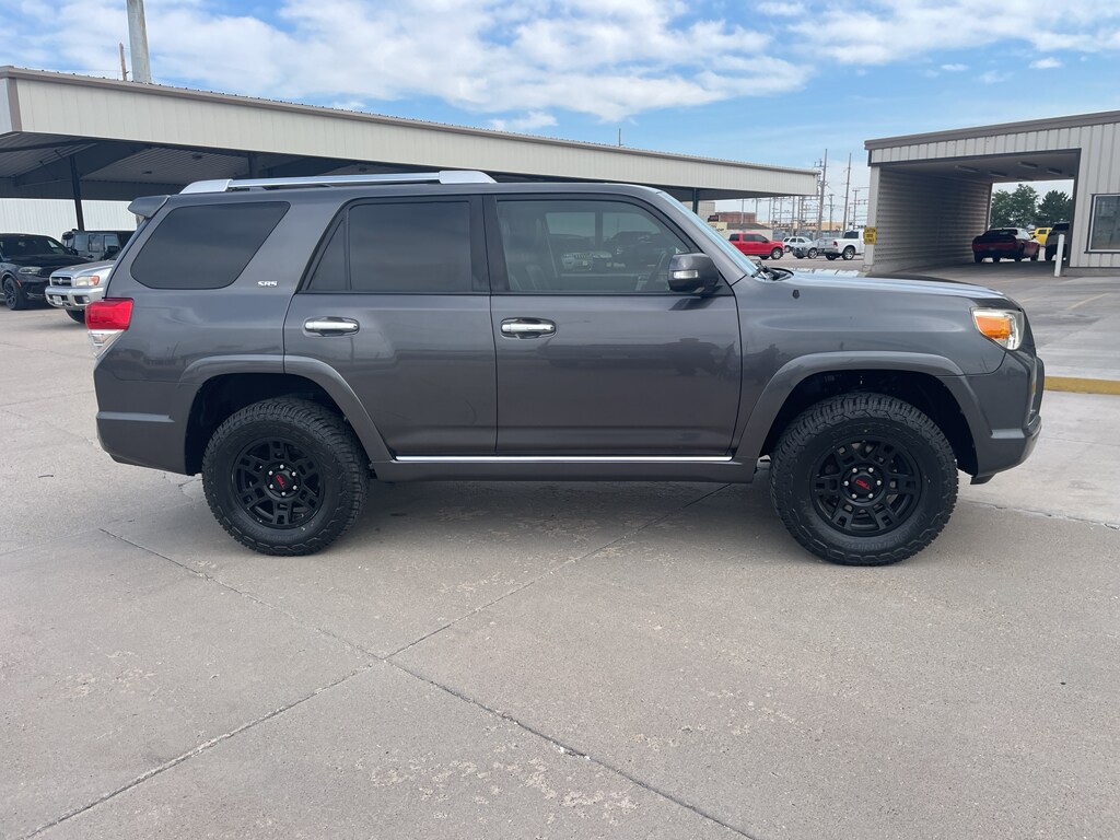 2010 Toyota 4Runner SR5 photo 4
