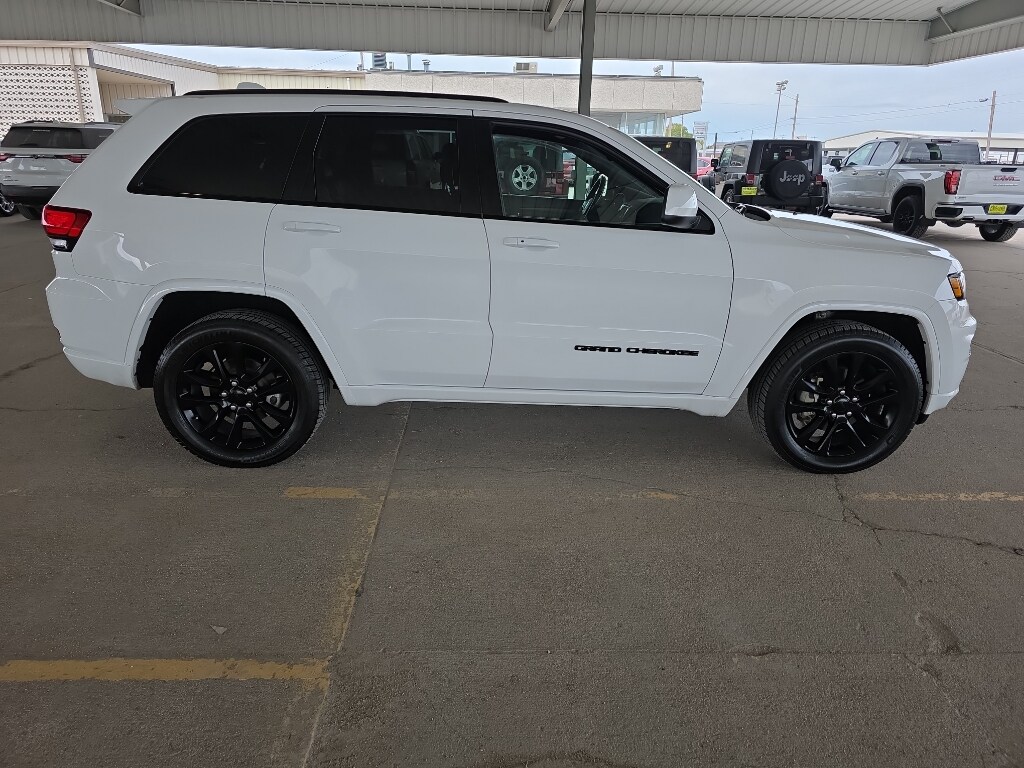 2020 Jeep Grand Cherokee Altitude photo 4