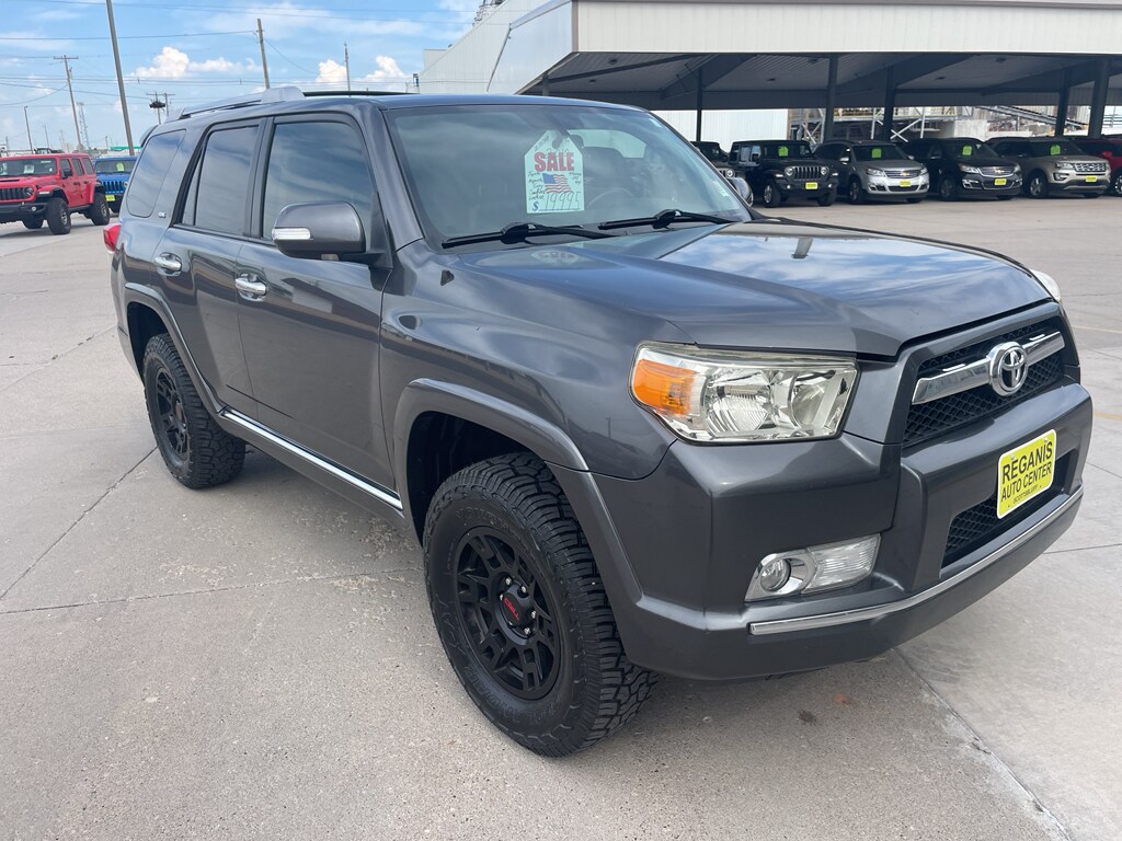 2010 Toyota 4Runner SR5 photo 3
