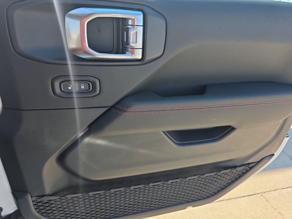 2025 Jeep Wrangler 4-Door Rubicon - Photo 22