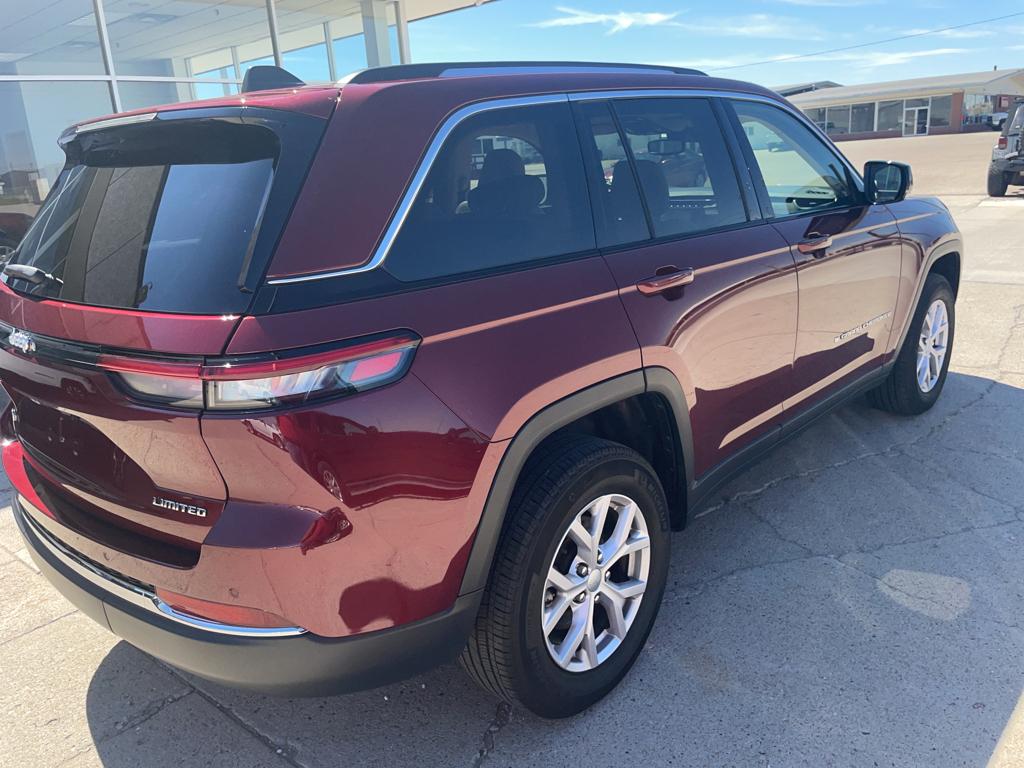 2022 Jeep Grand Cherokee Limited photo 3