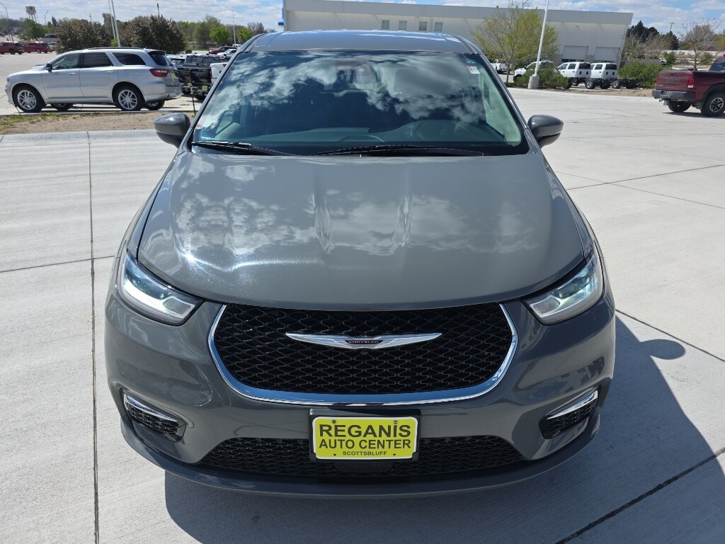 Used 2023 Chrysler Pacifica Touring L Van Passenger Van