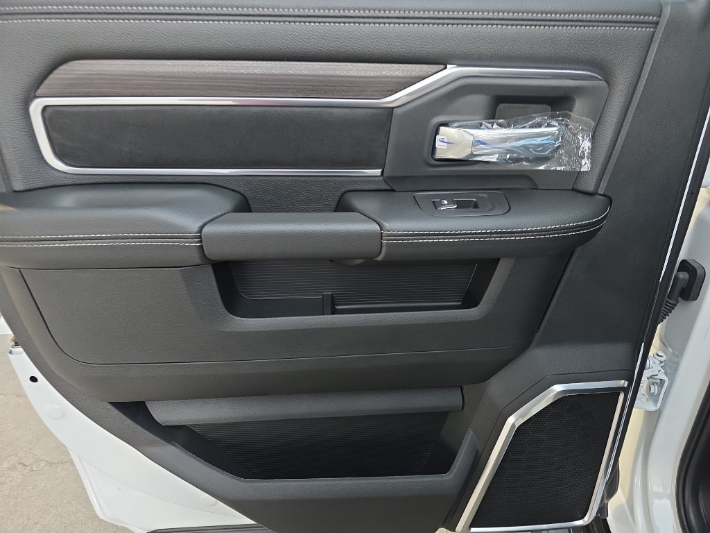 2026 RAM 2500 Laramie - Photo 17