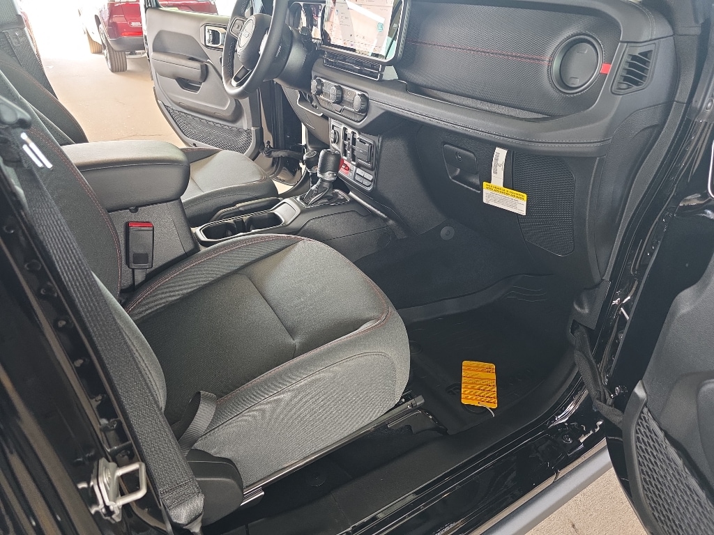 2025 Jeep Wrangler 4-Door Rubicon - Photo 21