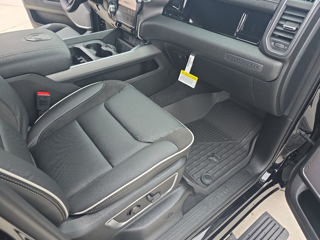 2026 RAM 1500 Laramie - Photo 21