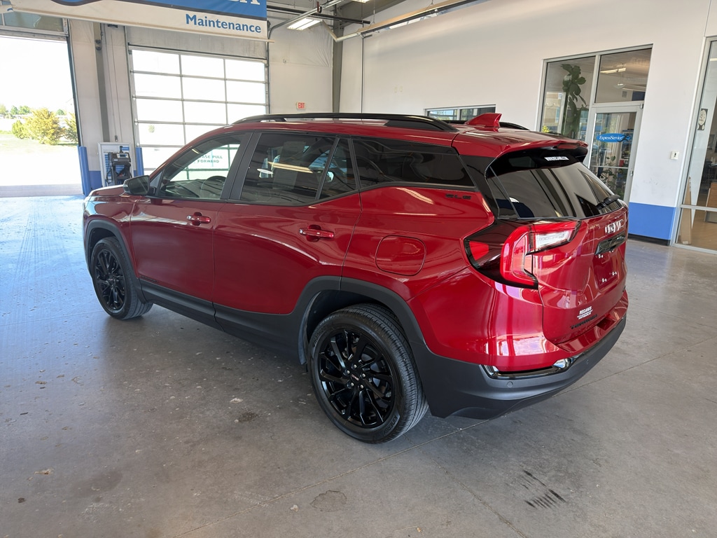 Used 2024 GMC Terrain SLE SUV