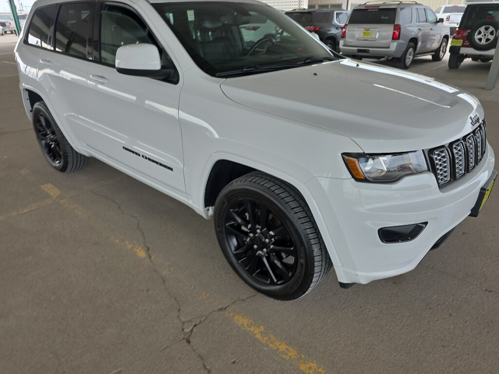 2020 Jeep Grand Cherokee Altitude photo 3