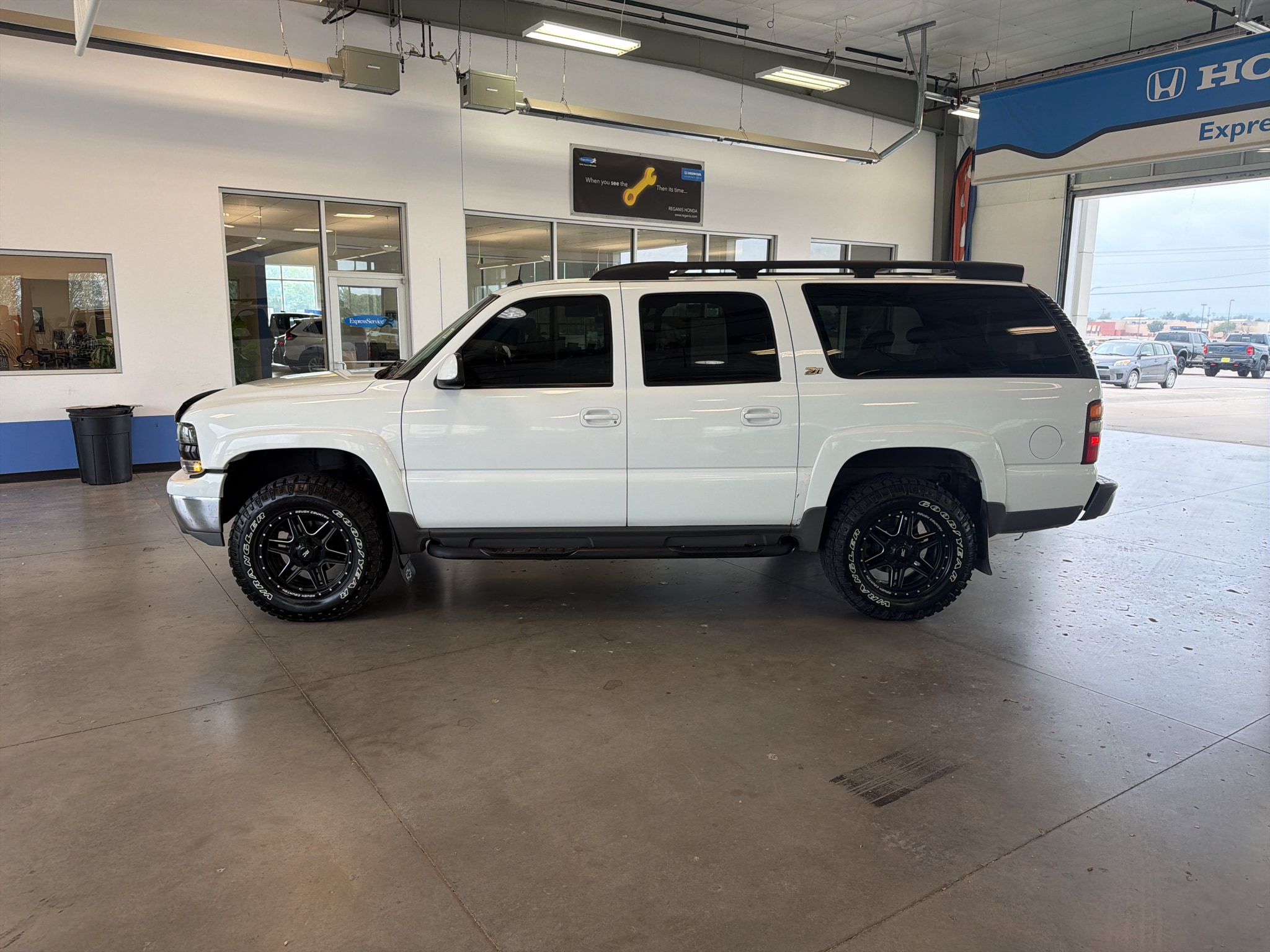 Used 2002 Chevrolet Suburban LS with VIN 3GNFK16Z32G342841 for sale in Scottsbluff, NE