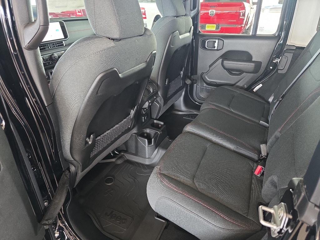 2025 Jeep Wrangler 4-Door Rubicon - Photo 16