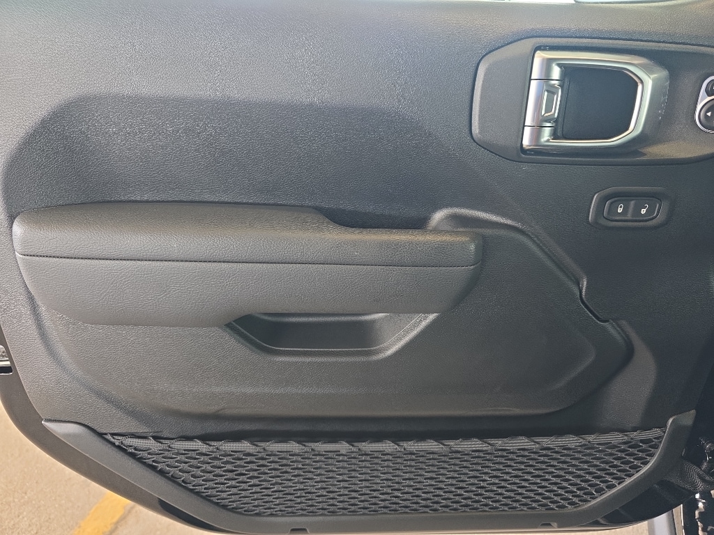 2025 Jeep Wrangler 4-Door Rubicon - Photo 15