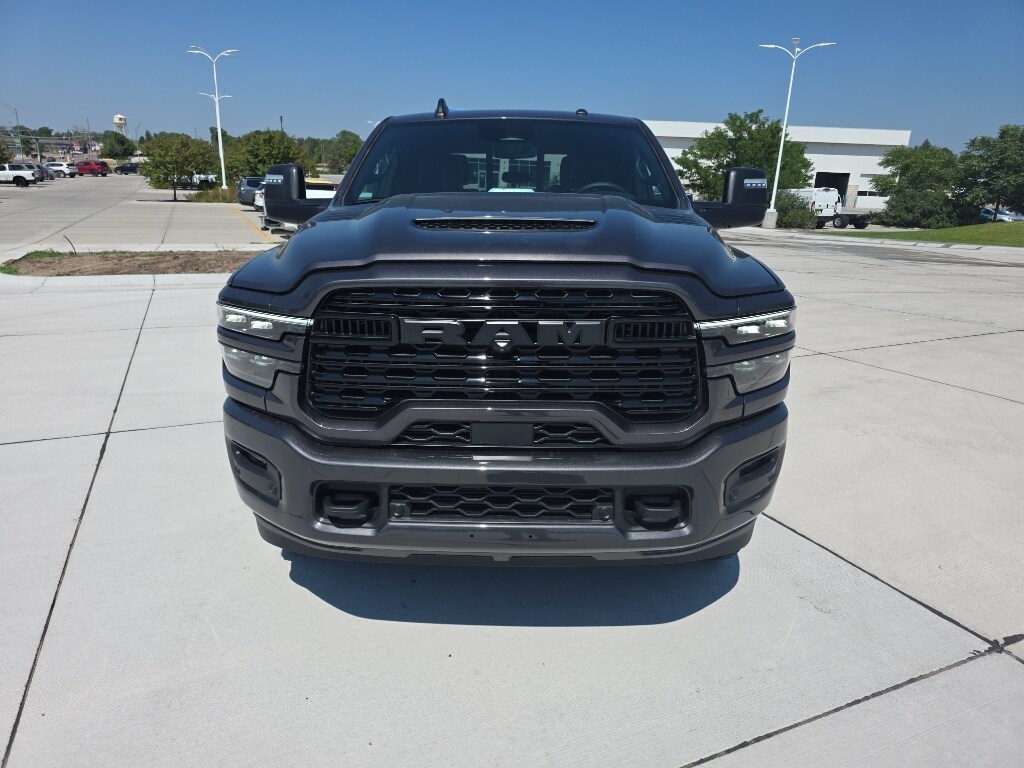 New 2026 Ram 2500 LIMITED CREW CAB 4X4 6'4 BOX Pickup