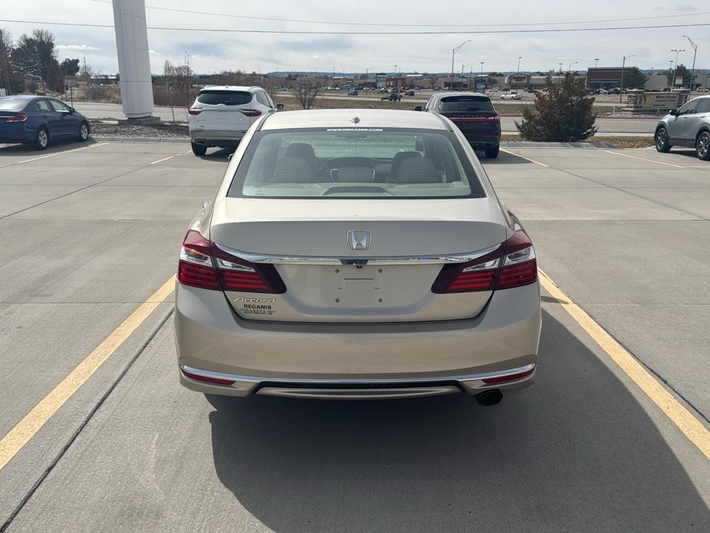 2017 Honda Accord EX-L photo 4