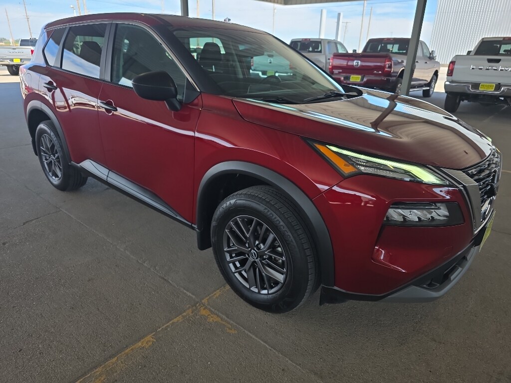 2023 Nissan Rogue S photo 3