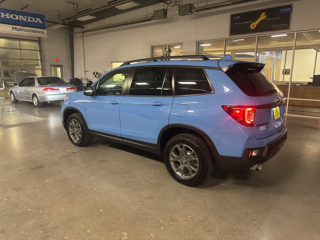 Used 2024 Honda Passport TrailSport SUV