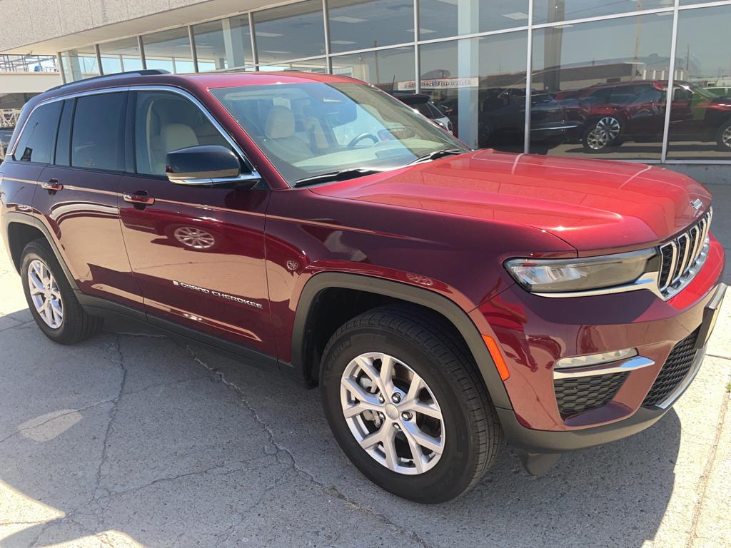 2022 Jeep Grand Cherokee Limited photo 2