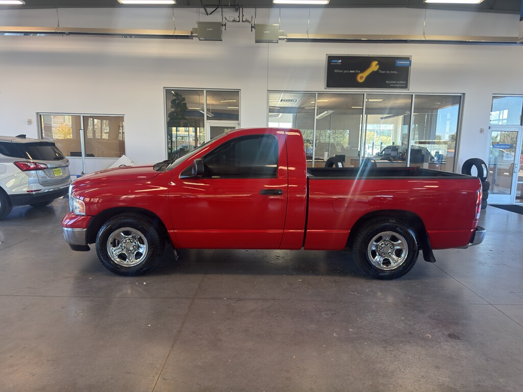 2005 Dodge Ram SLT photo 2