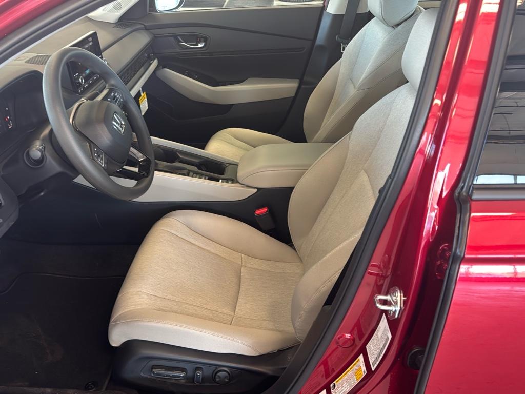 2025 Honda Accord SE - Photo 9