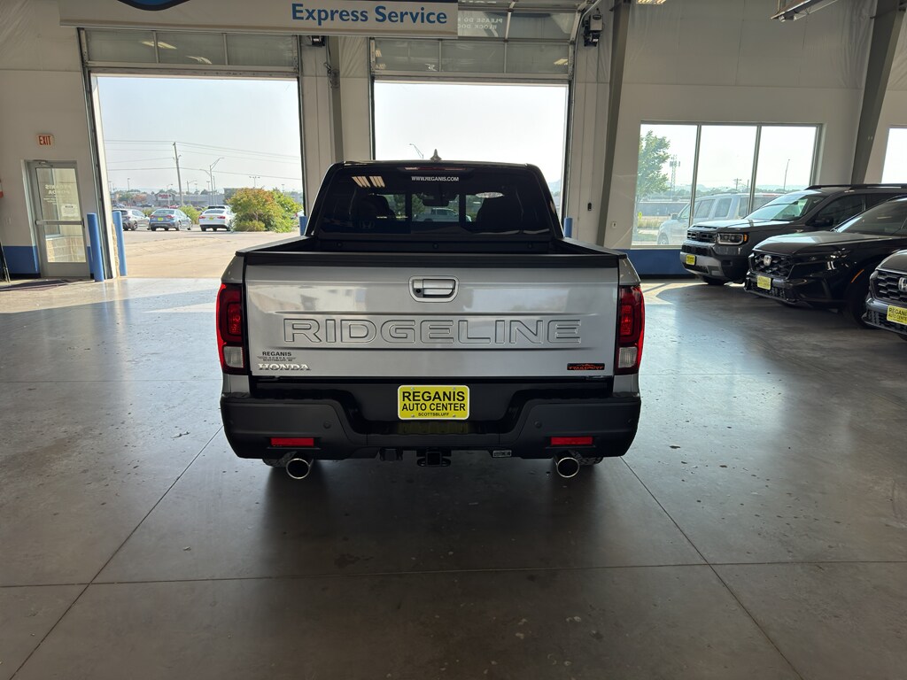 2025 Honda Ridgeline TrailSport photo 3