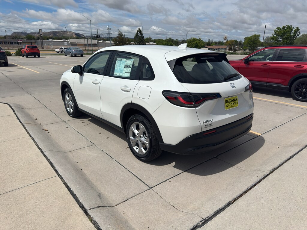 2025 Honda HR-V LX photo 3