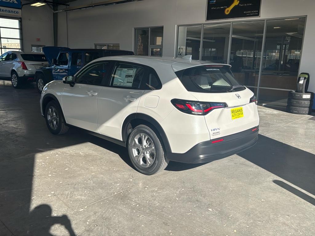 2025 Honda HR-V LX photo 3