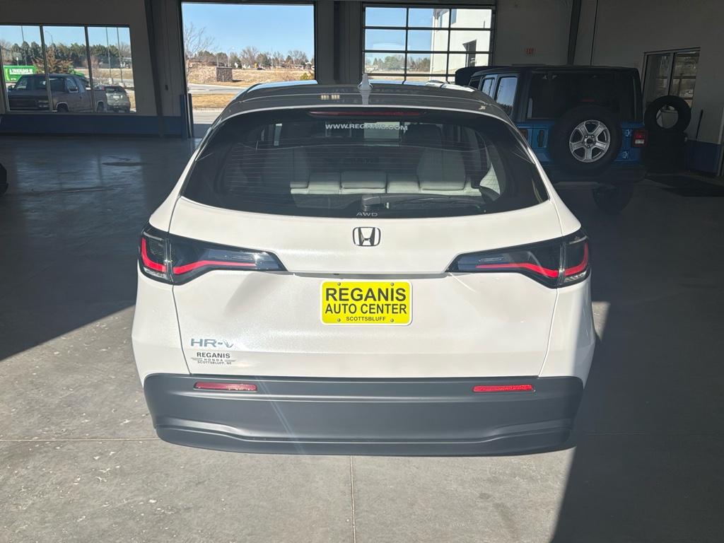 2025 Honda HR-V LX photo 4