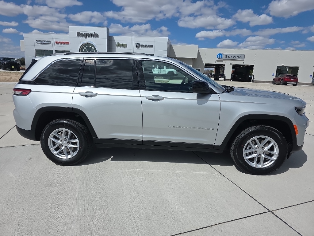 New 2026 Jeep Grand Cherokee Laredo SUV