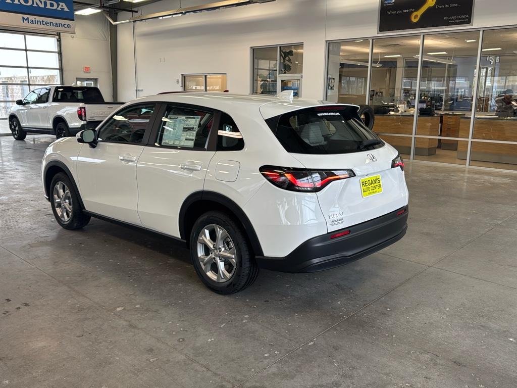 2025 Honda HR-V LX photo 2