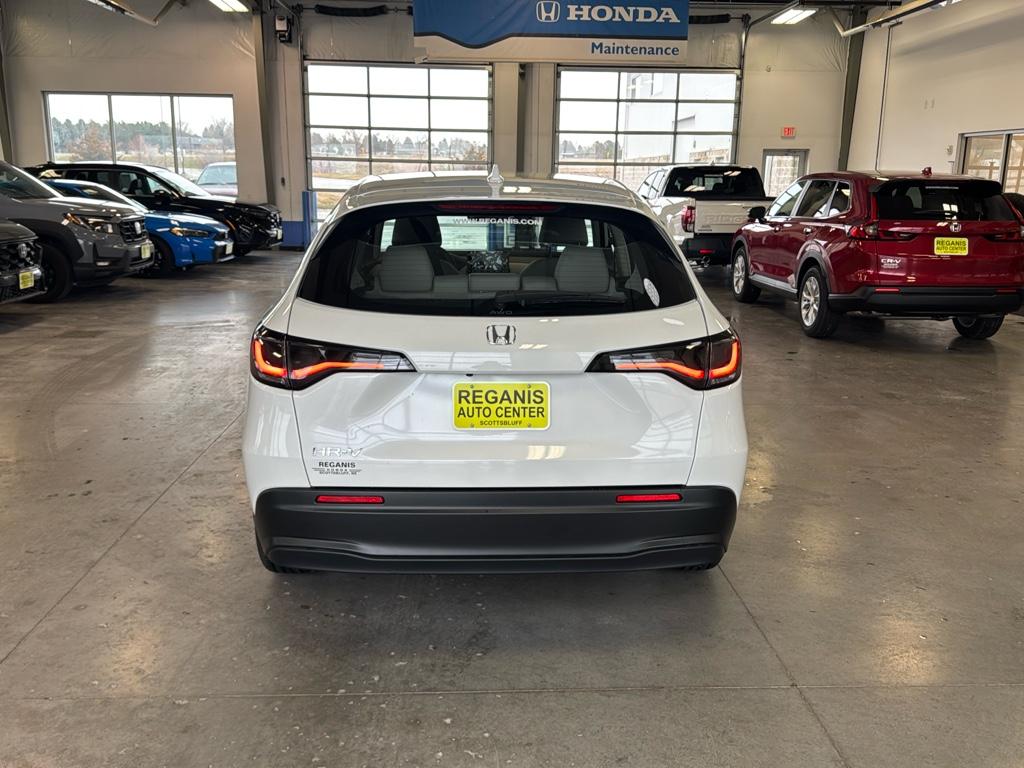 2025 Honda HR-V LX photo 3
