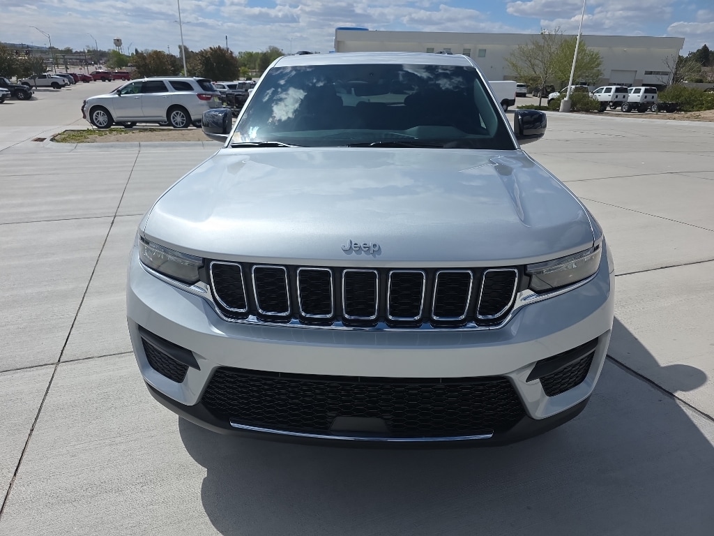 New 2026 Jeep Grand Cherokee Laredo SUV