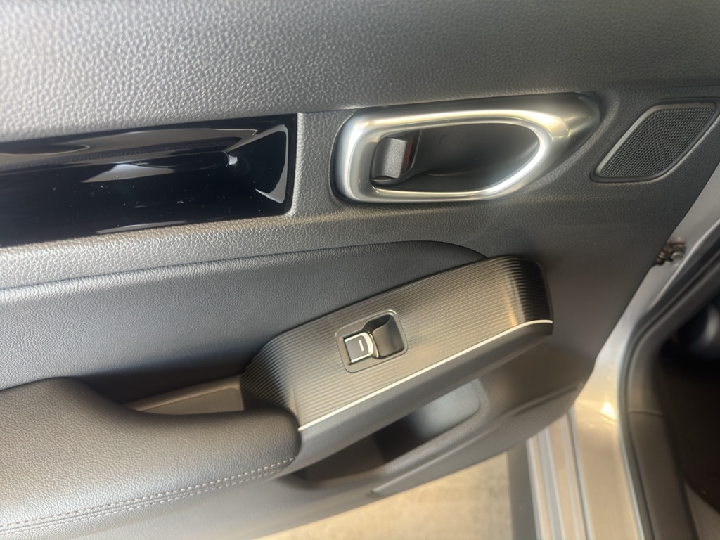 2026 Honda Civic Hatchback Sport Touring - Photo 11