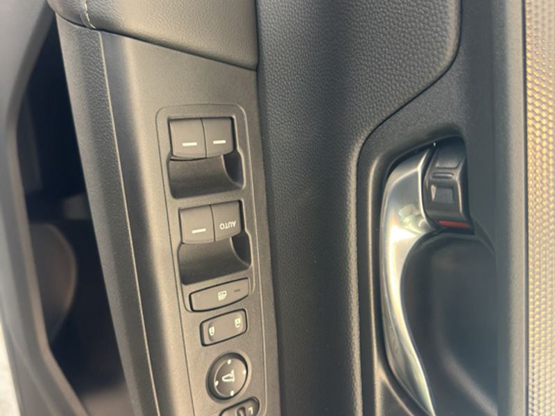 2026 Honda CR-V LX - Photo 9