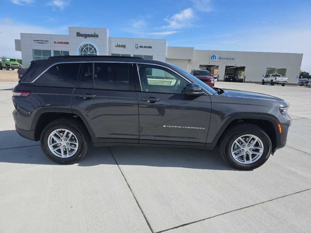 New 2026 Jeep Grand Cherokee Laredo SUV
