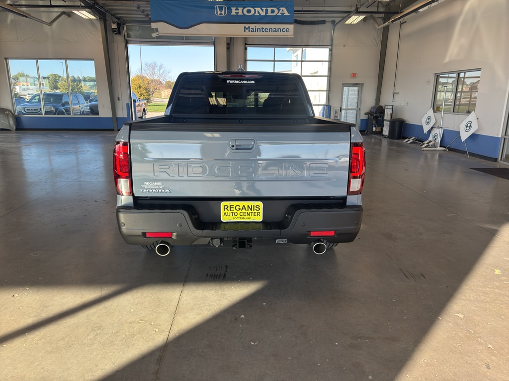 New 2025 Honda Ridgeline Black Edition Truck Crew Cab