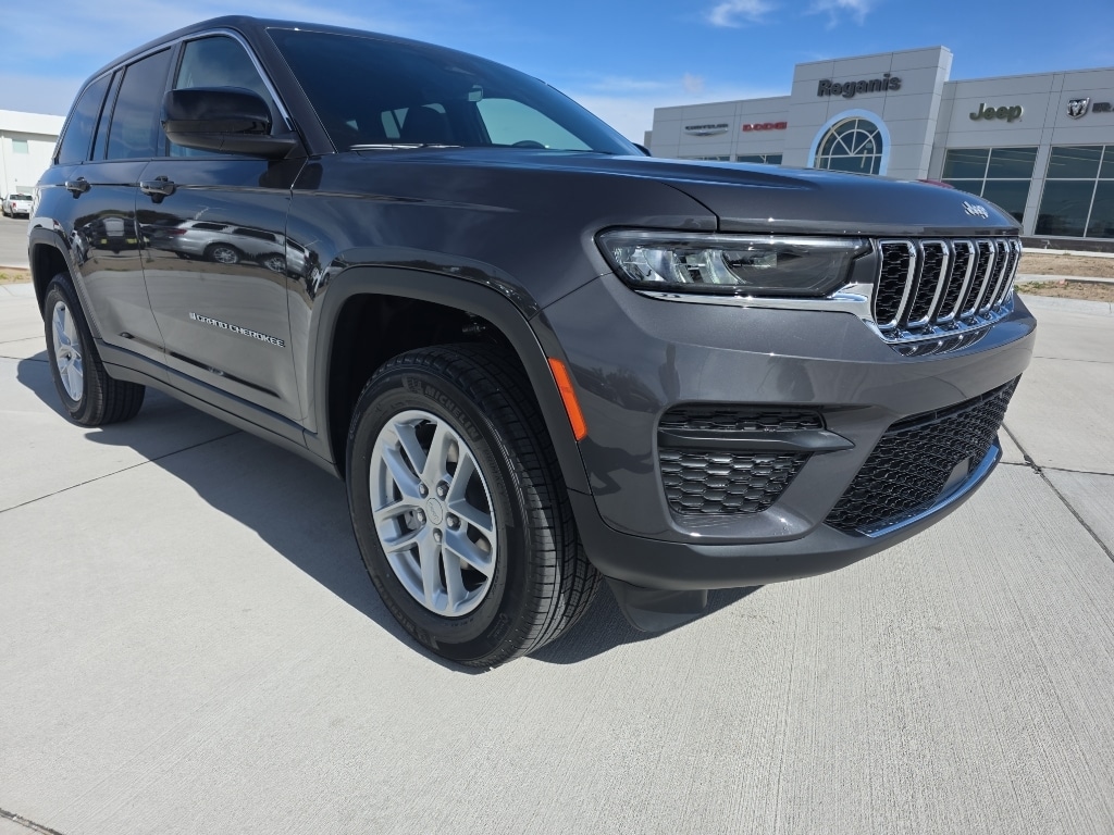 New 2026 Jeep Grand Cherokee Laredo SUV