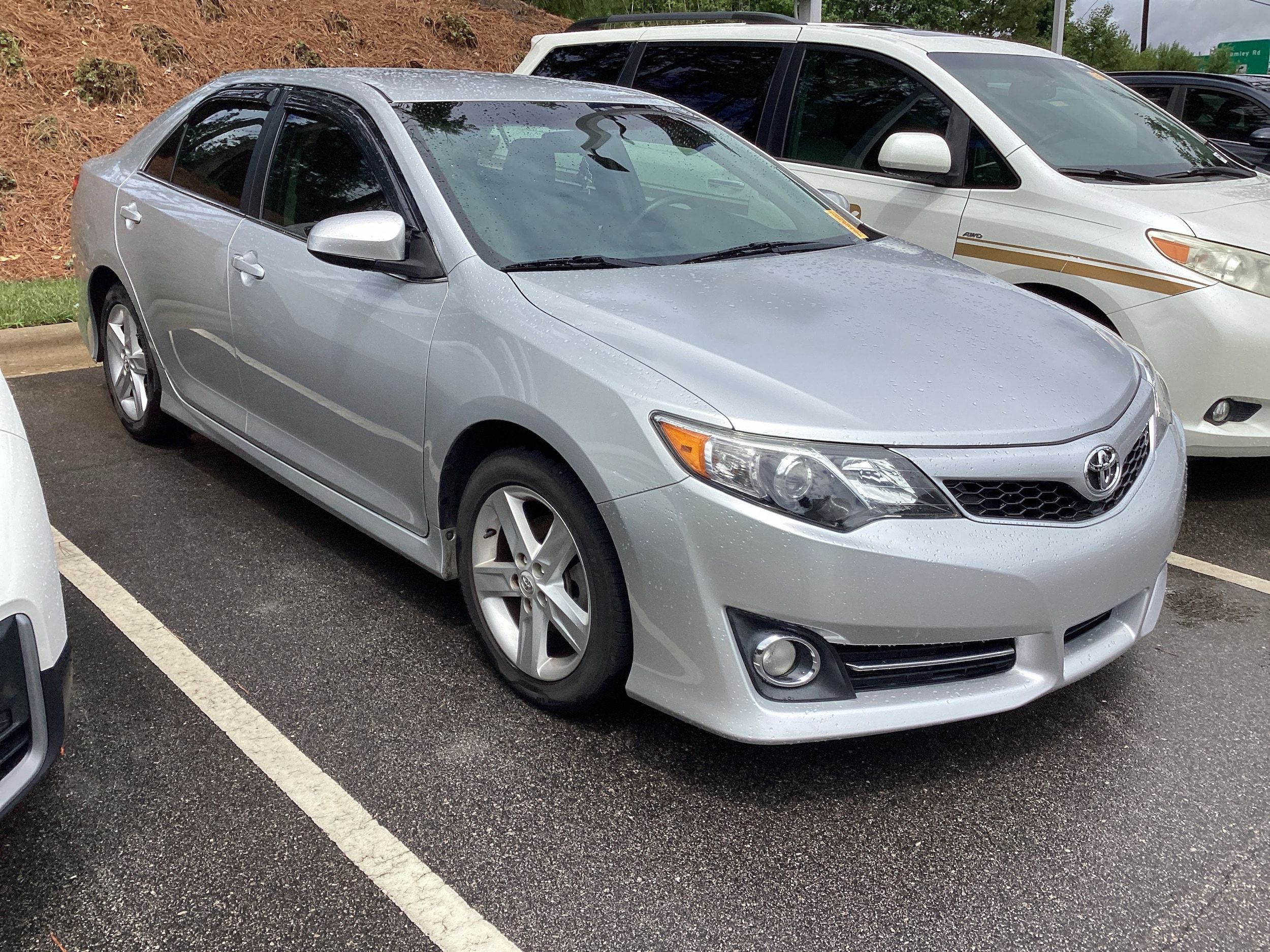 Toyota Camry SE