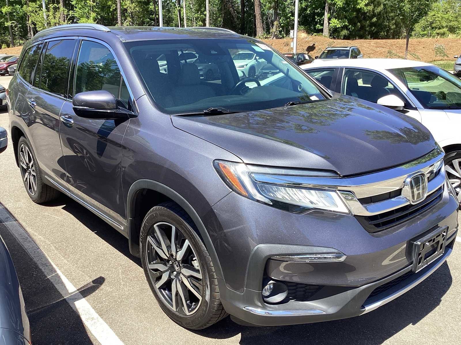 2022 Honda Pilot Touring 7 Passenger photo 2