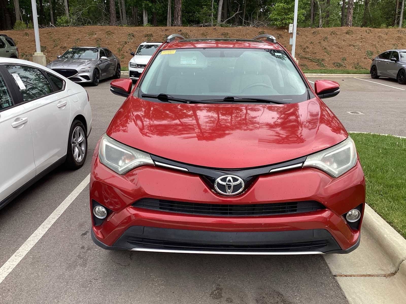2016 Toyota RAV4 XLE photo 3