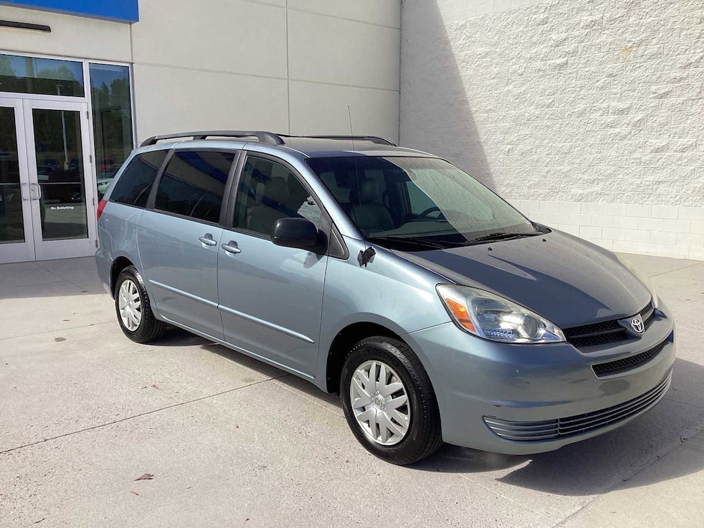 Used 2004 Toyota Sienna LE Van