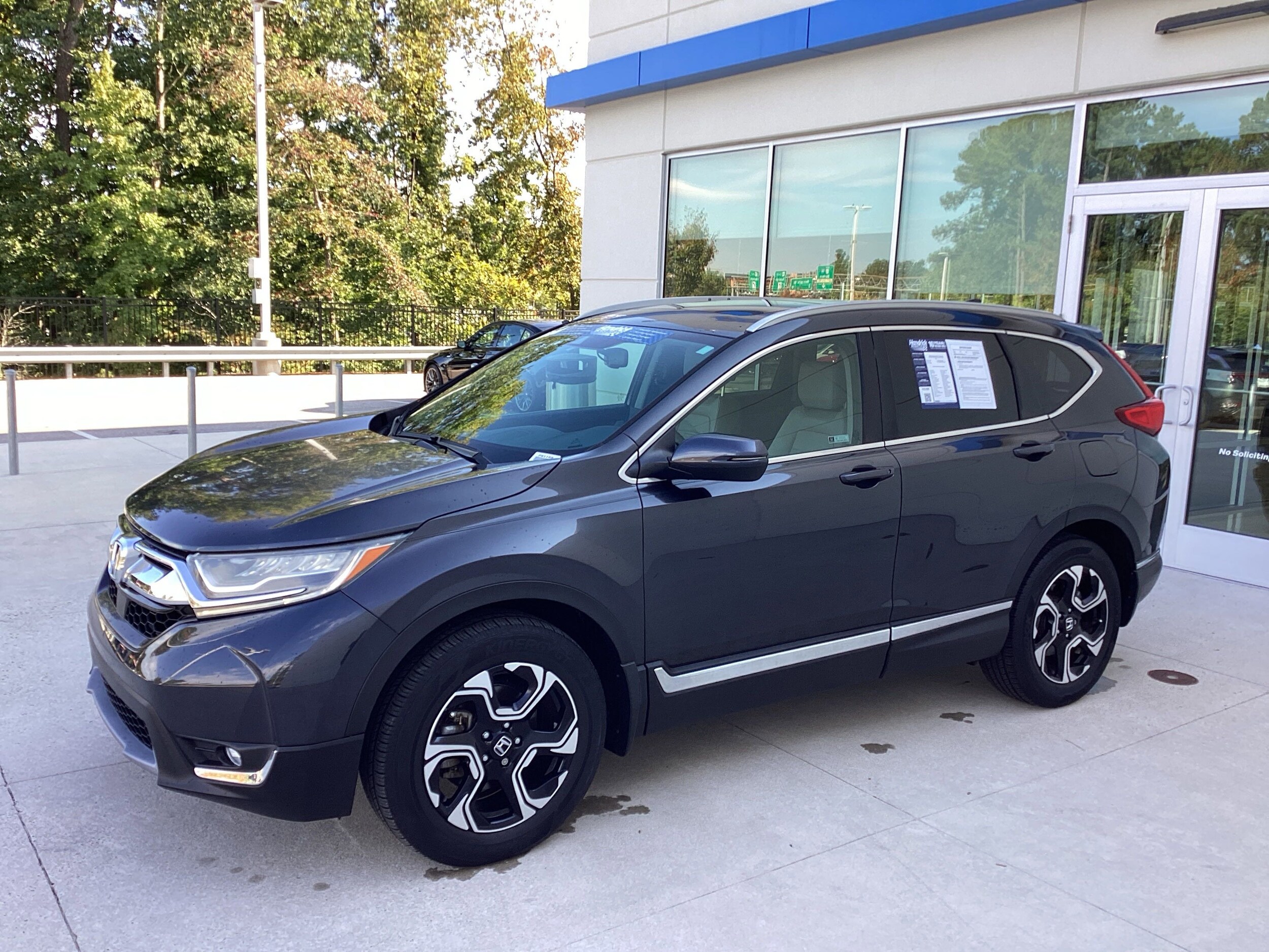 2018 Honda CR-V Touring photo 3