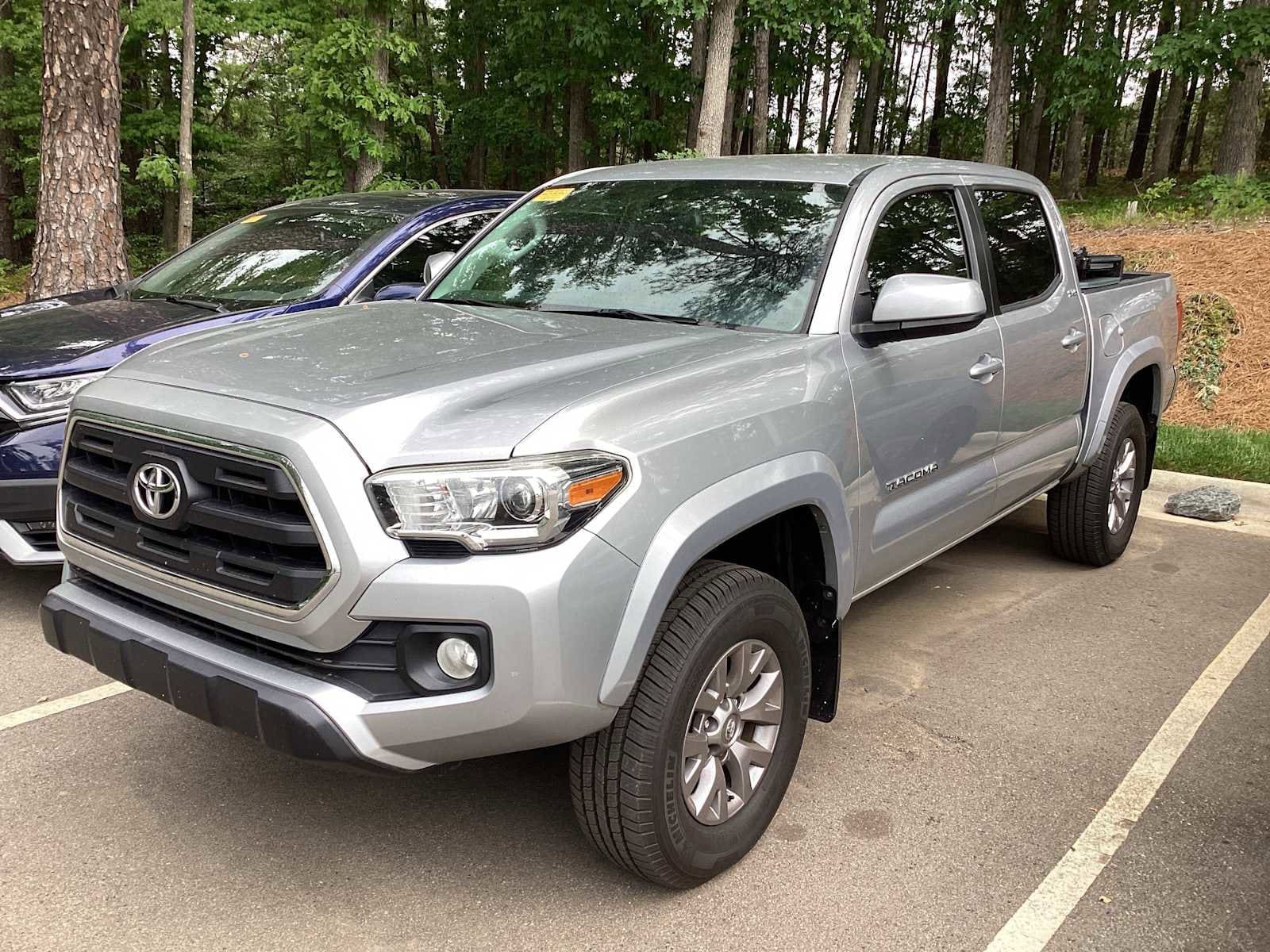 2017 Toyota Tacoma SR5 V6 photo 6