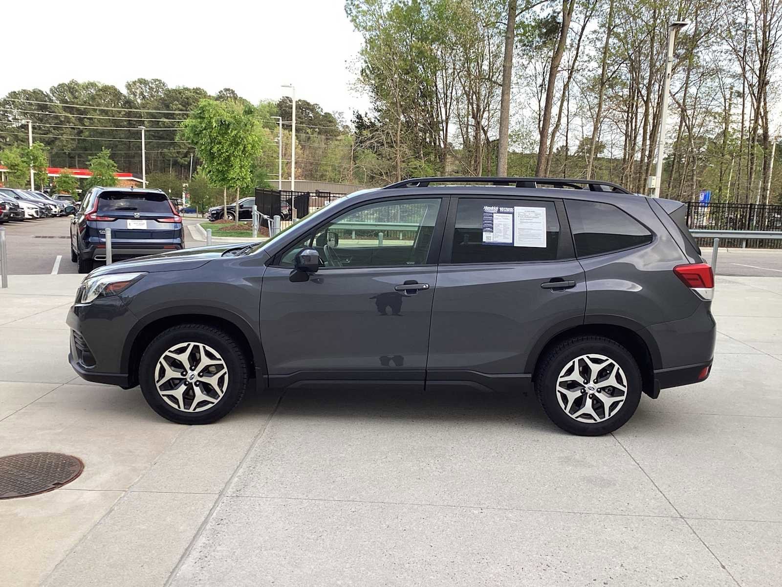 2023 Subaru Forester Premium photo 5