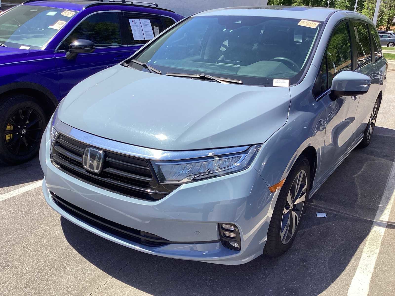 2023 Honda Odyssey Touring photo 6