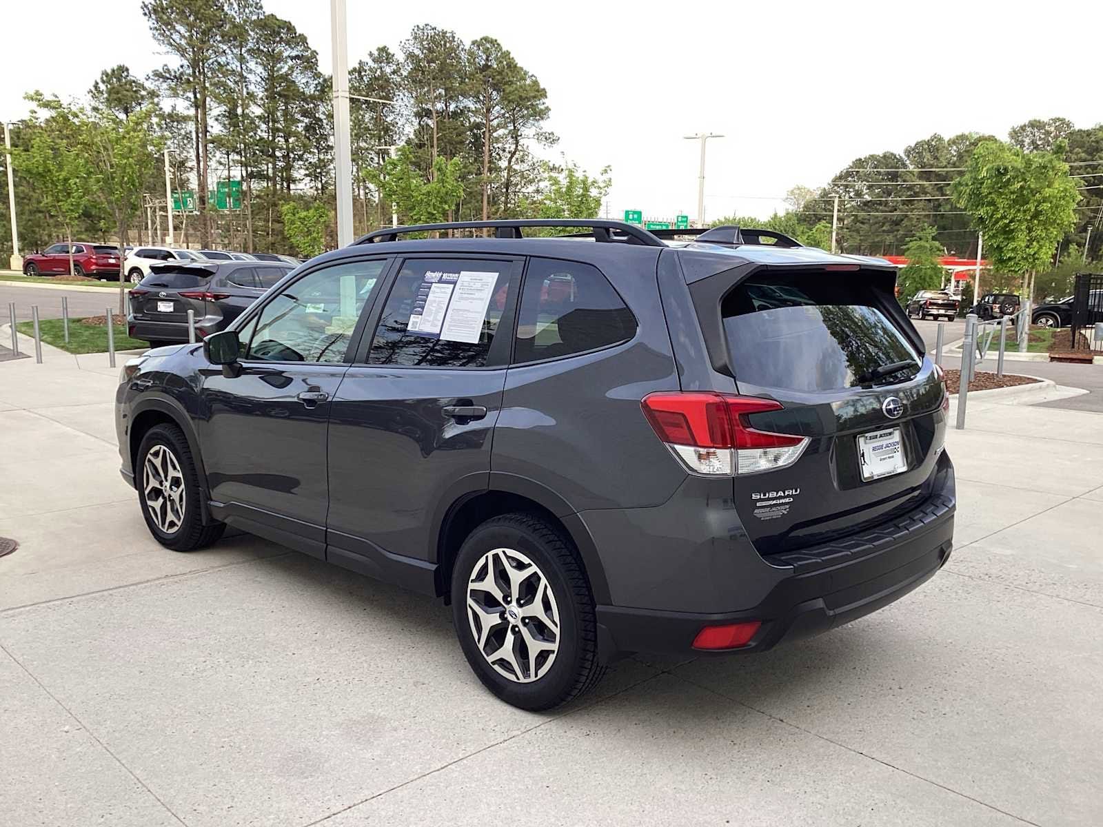 2023 Subaru Forester Premium photo 6